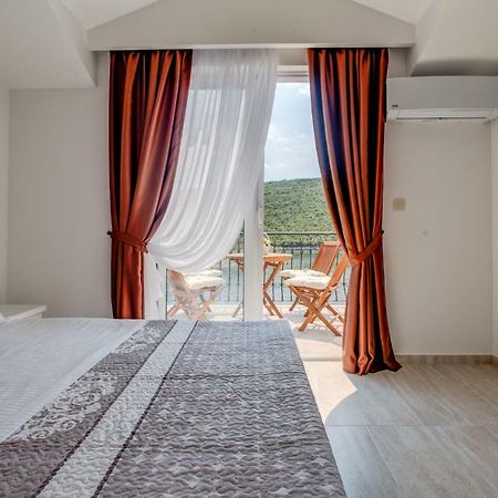 Villa San Apartments Tivat Kültér fotó