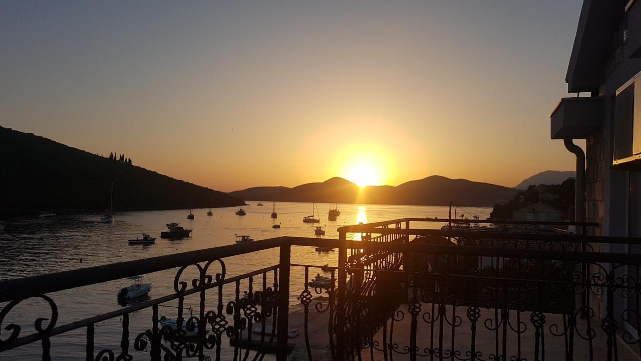 Villa San Apartments Tivat Kültér fotó