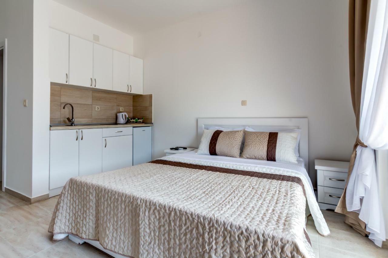 Villa San Apartments Tivat Kültér fotó