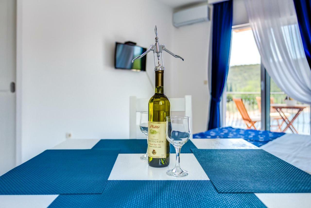 Villa San Apartments Tivat Kültér fotó