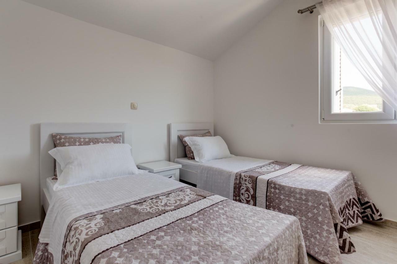 Villa San Apartments Tivat Kültér fotó
