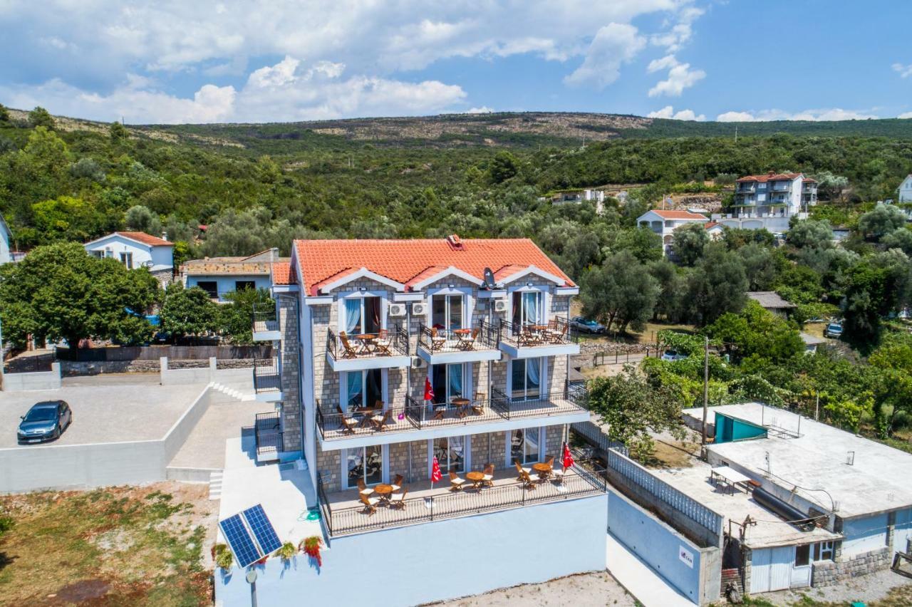 Villa San Apartments Tivat Kültér fotó